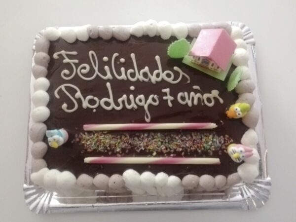 Tarta chocolate, nata y crema