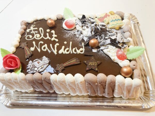 Tarta chocolate, nata y yema